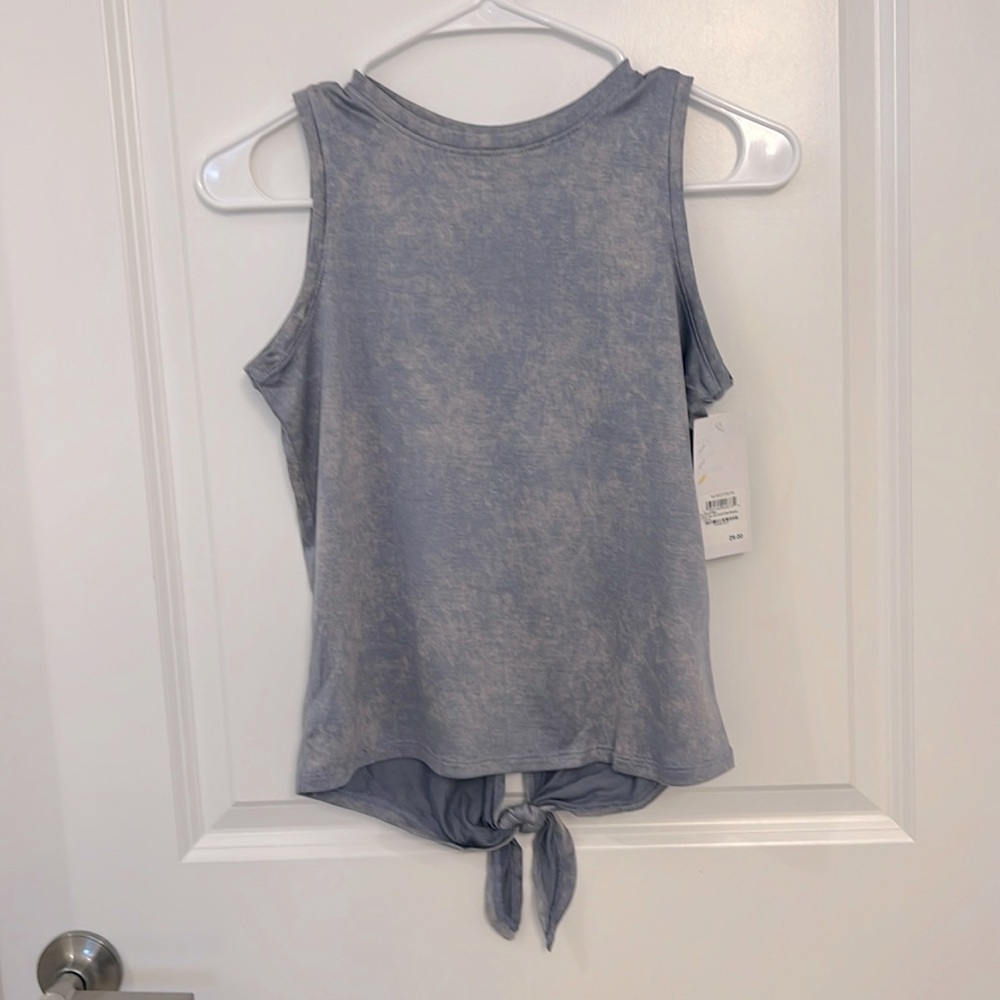 Zella size 10/12 workout top
💋Final price💋